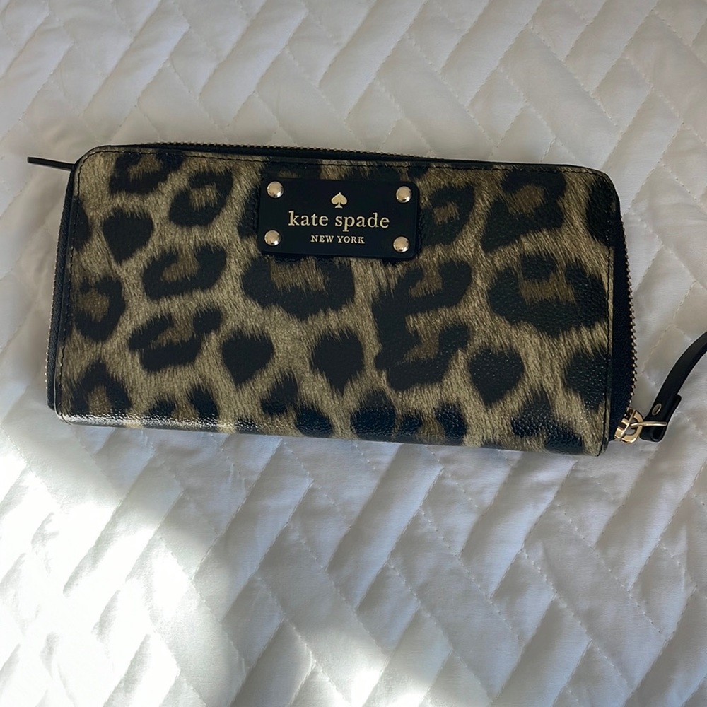 Kate spade tiger print wallet